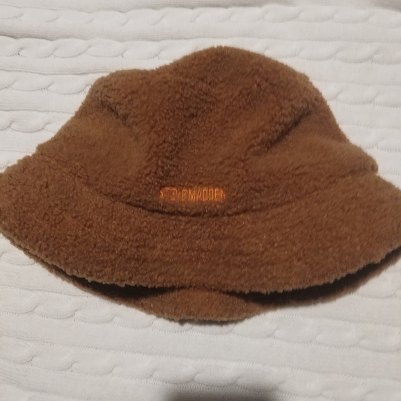 Steve Madden Bucket Hat - Picture 2 of 4